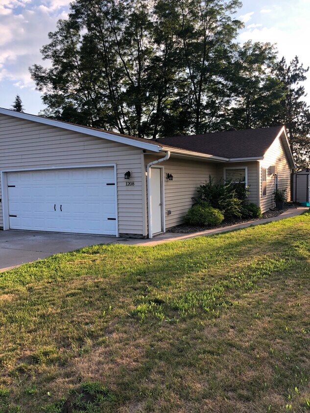 Front - 1208 3rd St E