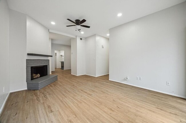 Building Photo - 5001 Lamonte Ln