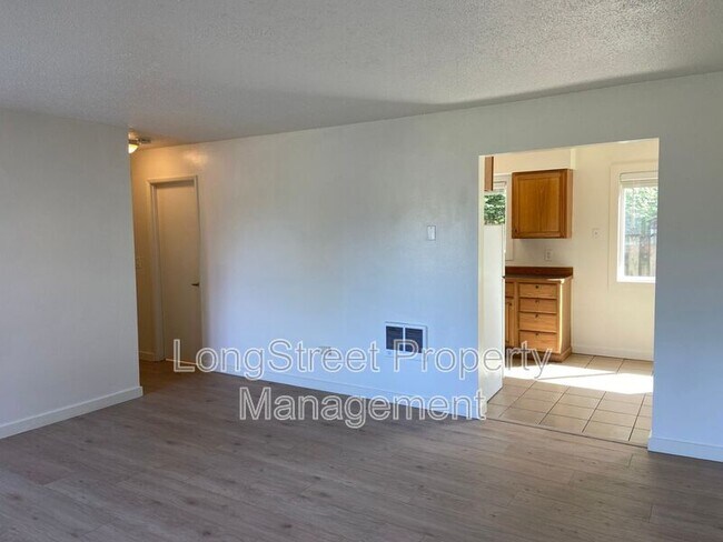 Building Photo - 11380 SW Greenburg Rd