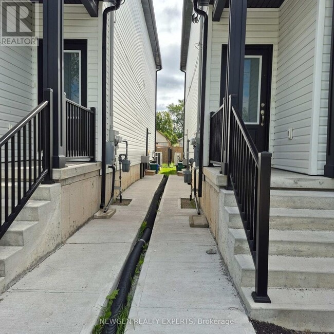 Building Photo - 253 Dain Ave