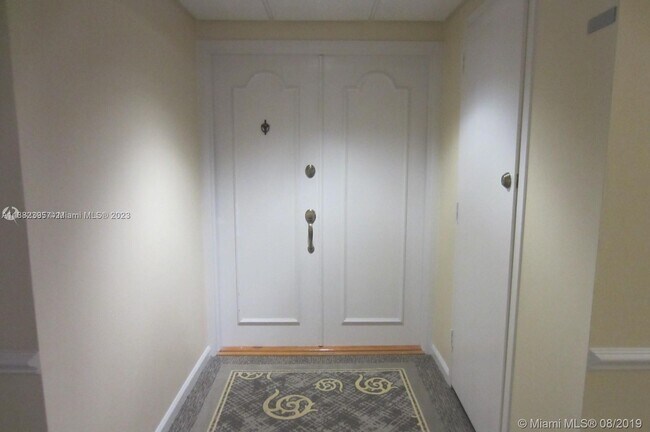 Foto del edificio - 199 Ocean Ln Dr