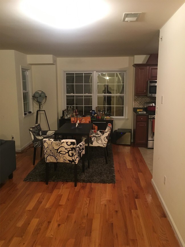 Foto del edificio - 231 E Kinney St