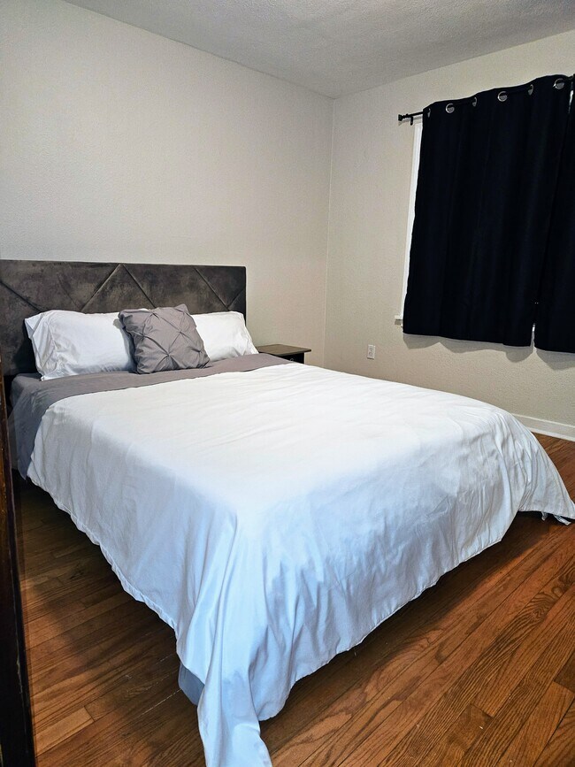 Foto del edificio - 10311 Stone Ave N