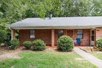 Building Photo - 112 Upland Ct