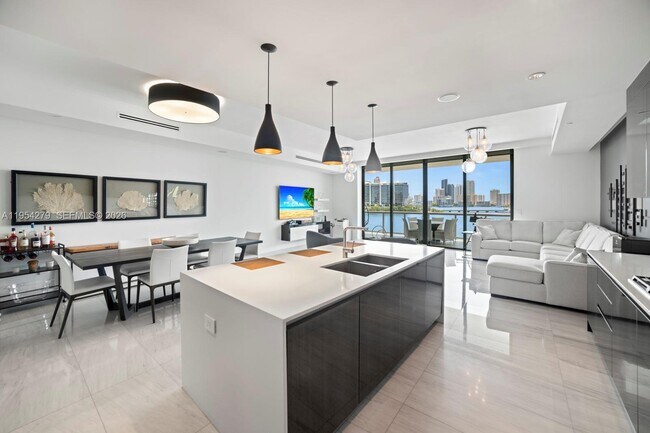 Foto del edificio - 3300 NE 188th St