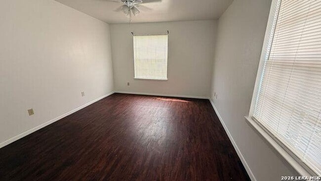 Building Photo - 2203 Creekside Ln