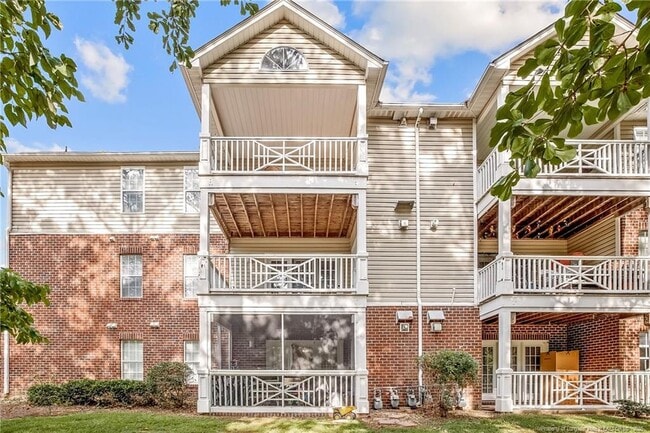 Building Photo - 300 Bubble Creek Ct
