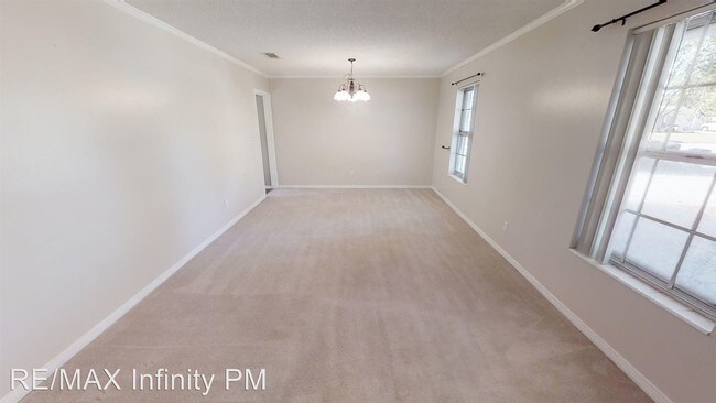 Foto del edificio - 3 br, 2 bath House - 4485 Cessnock Dr