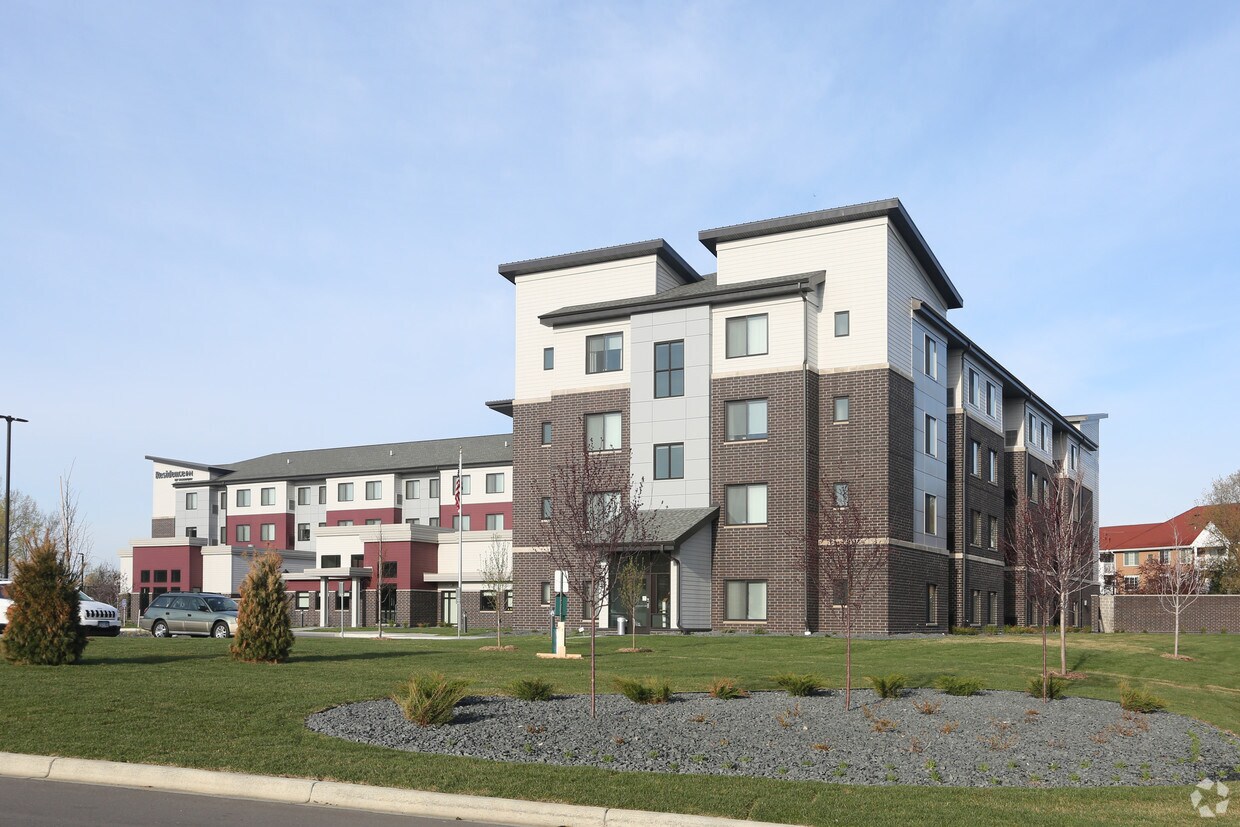 Applewood Pointe of Egan Apartments - Eagan, MN | Apartments.com