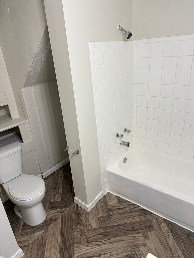 Foto del edificio - 730 Thomas Ave