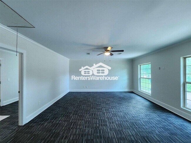 Foto del edificio - 8033 Turquoise Ln