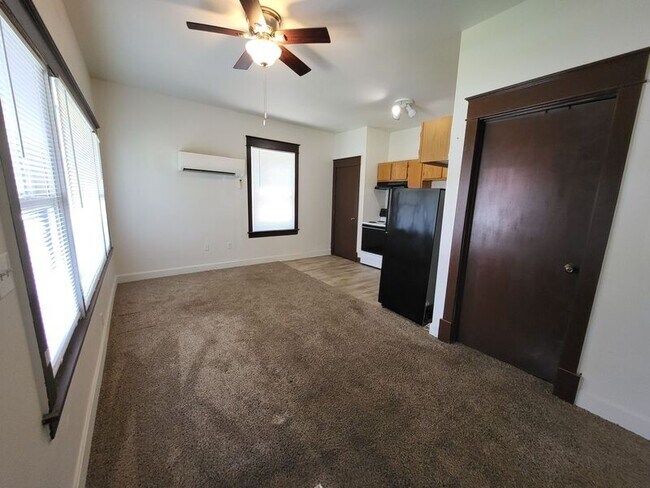 Foto del edificio - 517 W Maple Ave