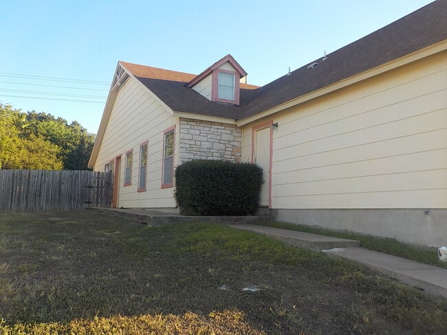 Building Photo - 523 Cutty Trail