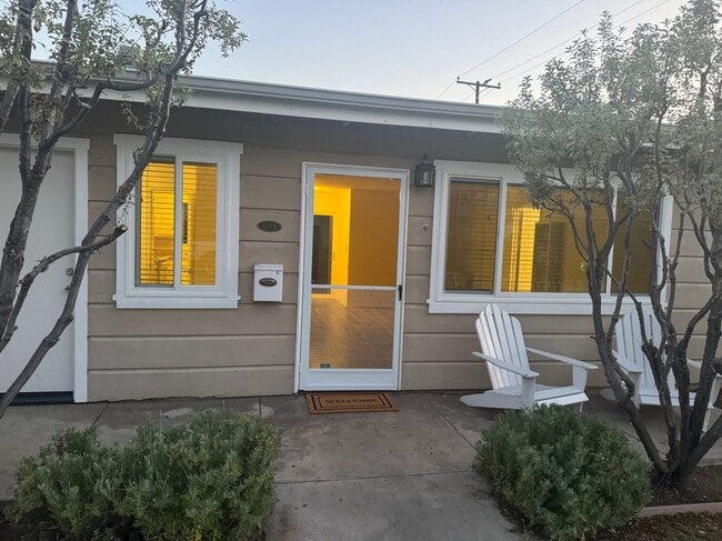 Foto del edificio - 621 Larkspur Ave