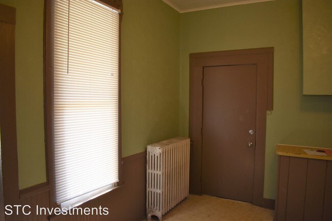 Building Photo - 3 br, 1 bath House - 521 N. Lafayette #1