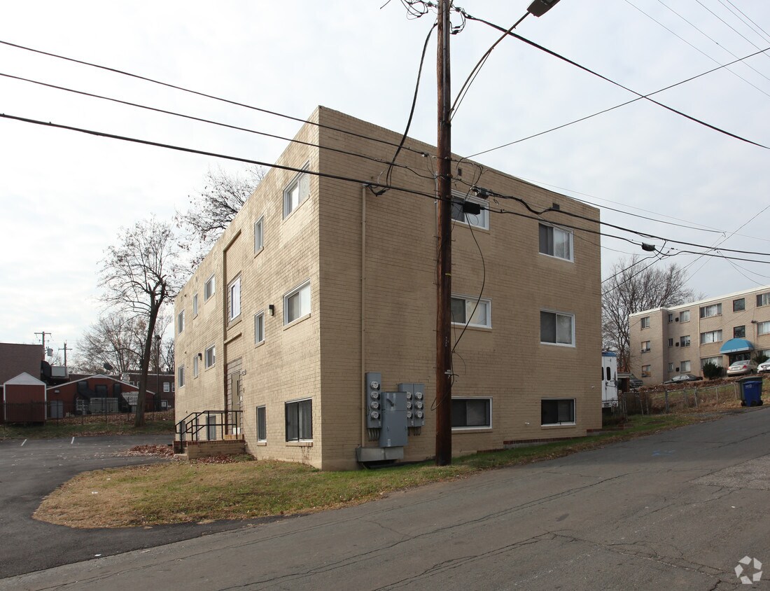 Foto del edificio - 5055 B St SE