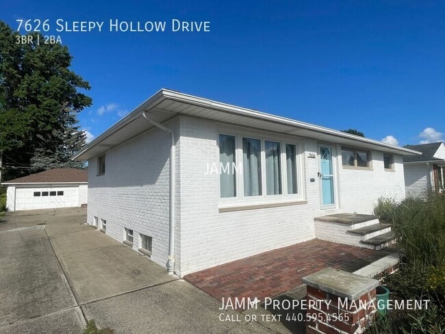 Building Photo - 7626 Sleepy Hollow Dr