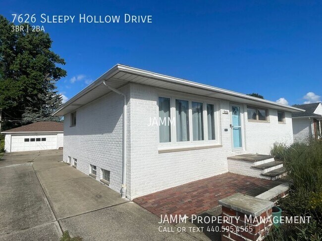 Foto del edificio - 7626 Sleepy Hollow Dr