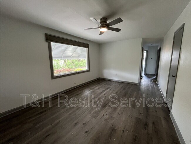 Building Photo - 6064 Gifford St