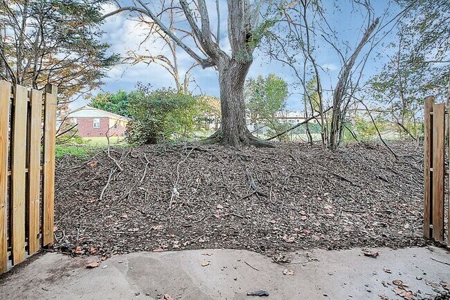 Foto del edificio - Updated 2BD/1.5BA Hickory Townhome
