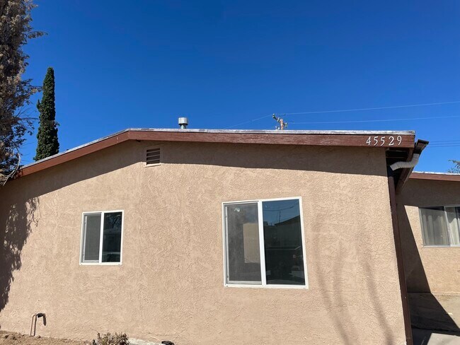 Foto del edificio - 45525 Corkwood Ave