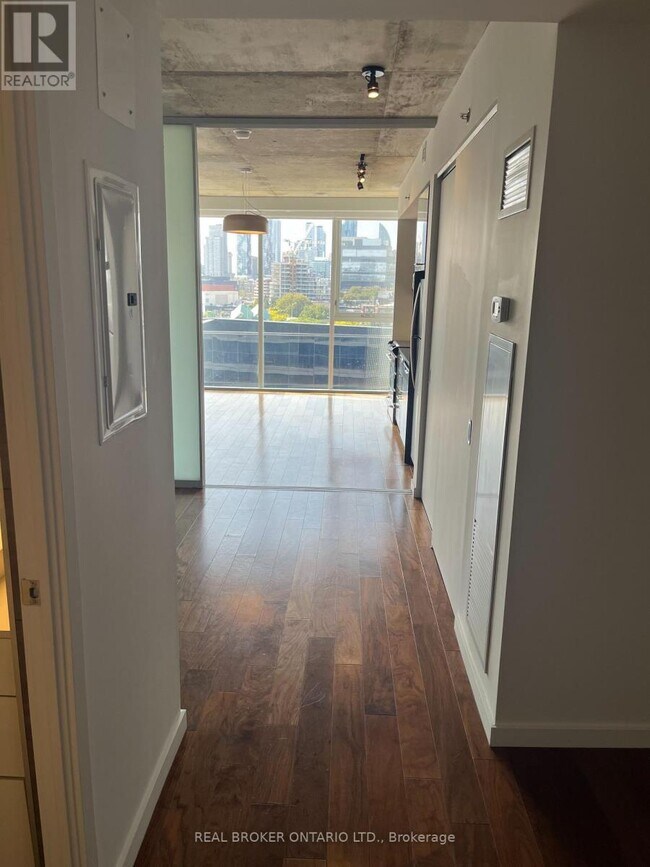 Building Photo - 32 Trolley Cres