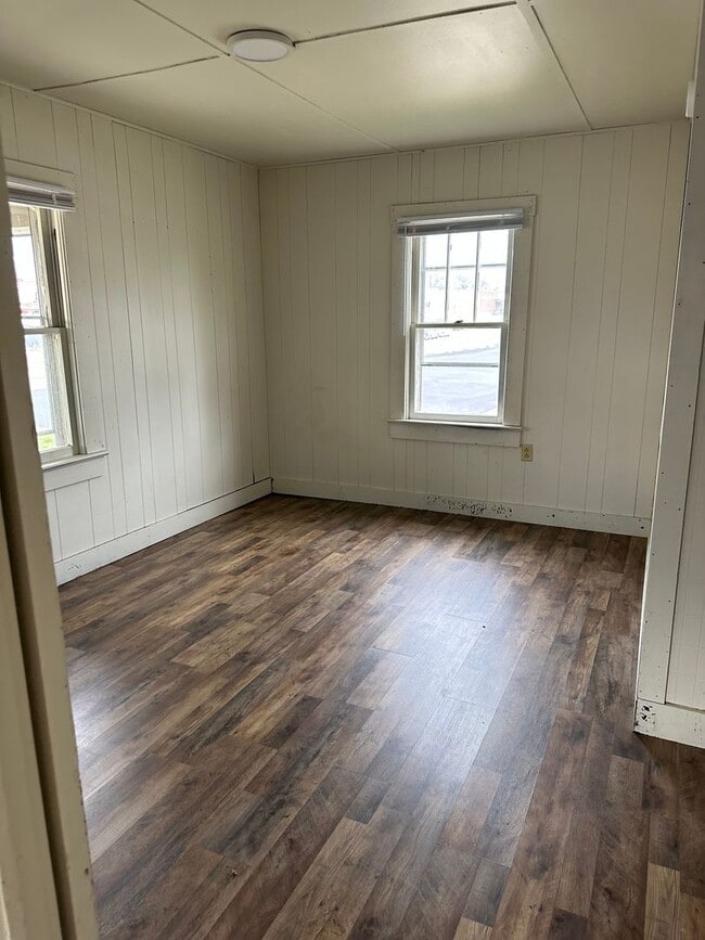 Building Photo - 2 BEDROOM 1 BATHROOM HOUSE FOR RENT
