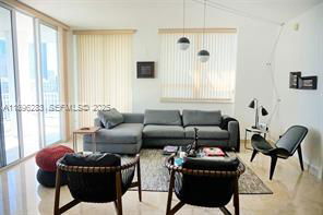 Foto del edificio - 801 Brickell Key Blvd