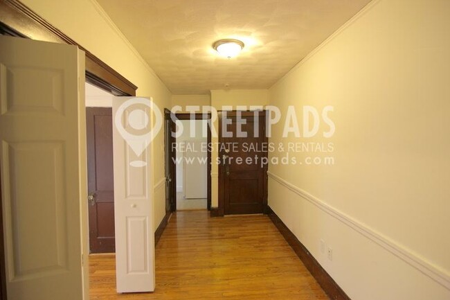 Building Photo - 1 bedroom in Somerville MA 02143