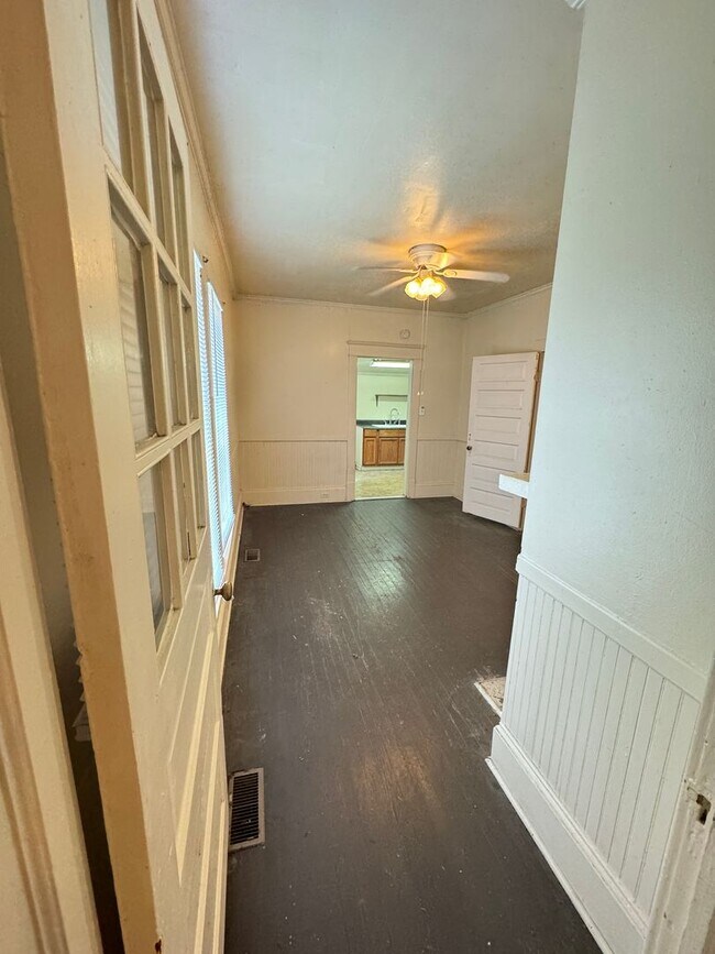 Building Photo - 1 bed 1 bath unit- close to I-85 and Downt...
