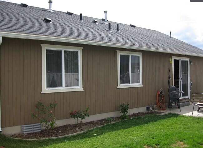 Foto del edificio - Coming Soon Mid August – Charming 3-Bedroom Ranch in Airway Heights!