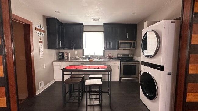 Photo - 111 Drake St Townhome
