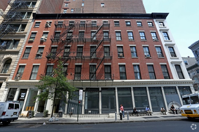 Building Photo - 489 Broadway