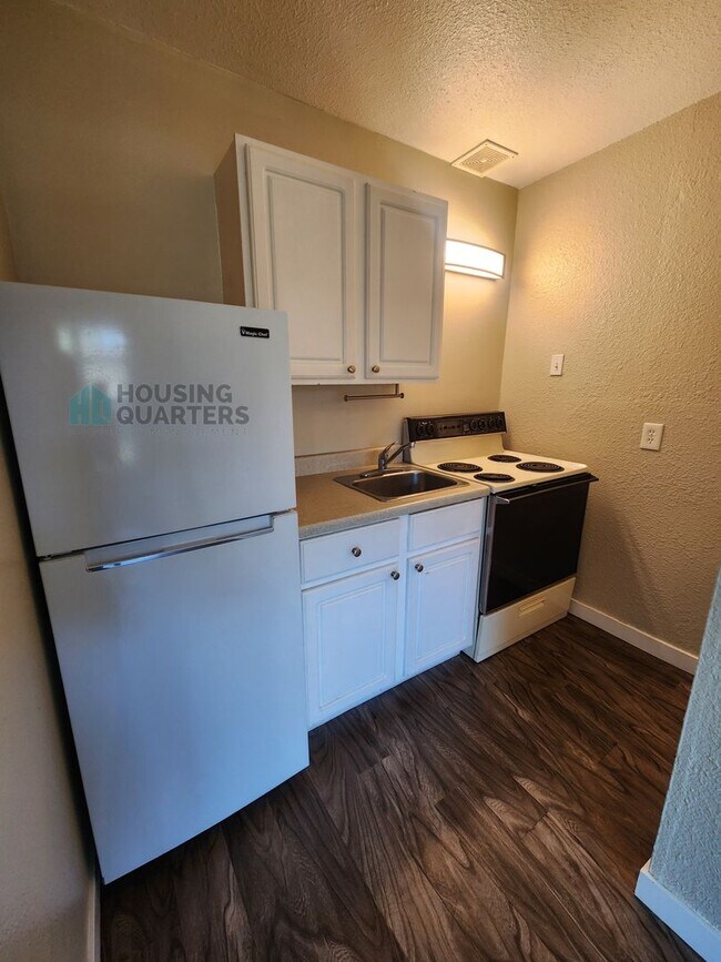 Foto del edificio - 1822 W Gardner Ave
