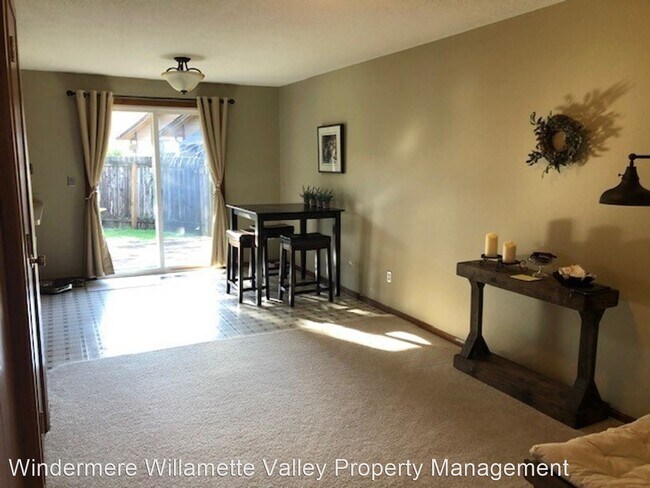 Foto del edificio - 3 br, 2 bath House - 2611 NW Ginseng Place