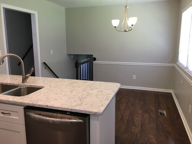 Foto del edificio - 501 Smokeridge~3 bedroom 2 bath~SPLIT LEVE...