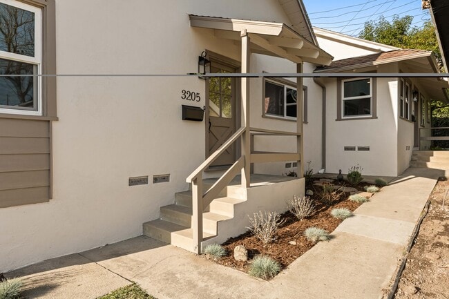 Building Photo - 3205 Fairesta St