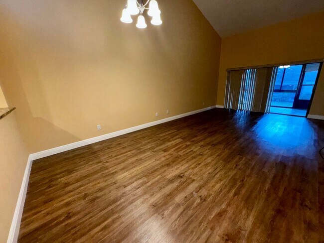 Foto del edificio - 2 Bedroom one story Fern Park Townhome wit...