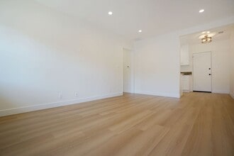 Building Photo - 14857 Morrison St