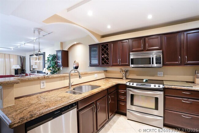 Building Photo - 2681 S Course Dr
