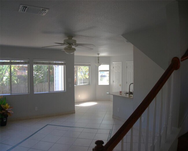 Foto del edificio - 1512 Parkfield Cir