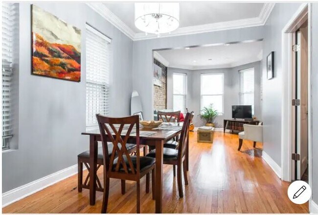 Foto del edificio - 2325 N Albany Ave
