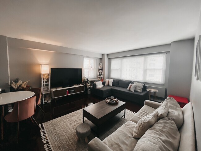 Foto del edificio - 2909 N Sheridan Rd