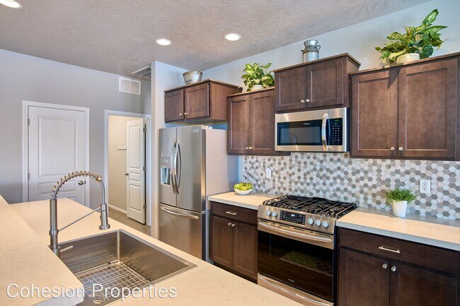 Building Photo - 4 br, 2 bath House - 14303 Maqbool Street