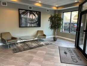 Building Photo - 186 Broadway