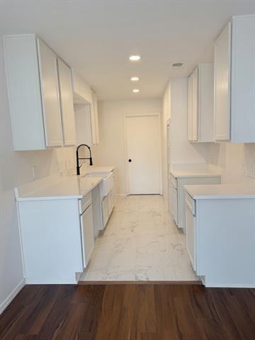 Foto del edificio - 2204 W Park Blvd