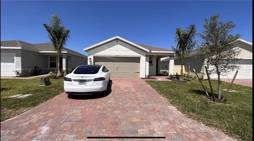 Primary Photo - 18509 Cronin Sand Ln