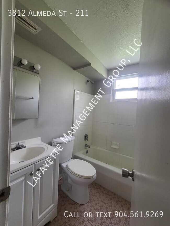 Foto del edificio - 3812 Almeda St