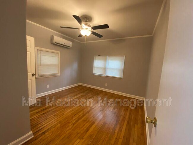 Foto del edificio - 1226 E 38th St