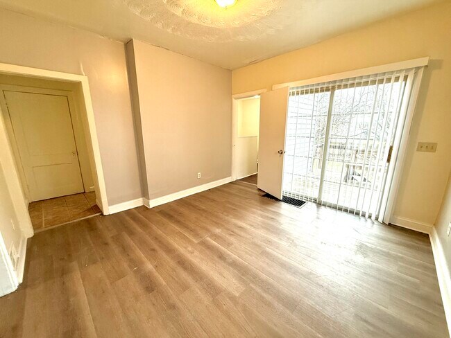 Foto del edificio - 3908 Fairmount Blvd NE
